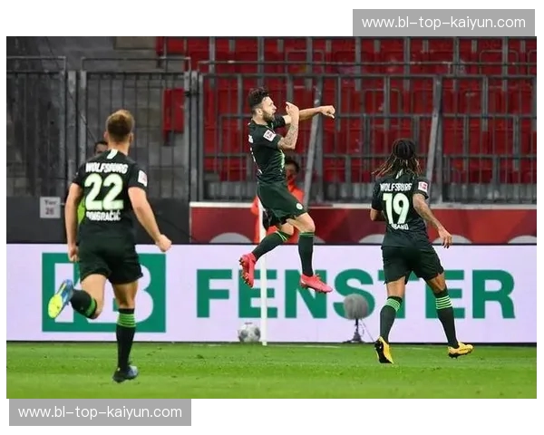 德甲巅峰对决：勒沃库森与多特蒙德的荣耀之战，谁能笑到最后？